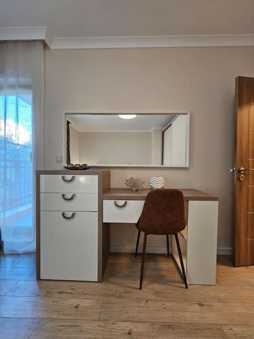 Serenity In The Heart Of Varna With Parking Esterno foto