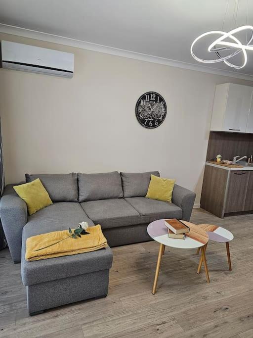 Serenity In The Heart Of Varna With Parking Esterno foto