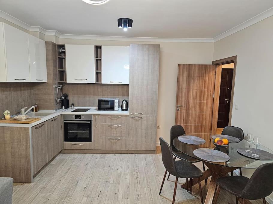 Serenity In The Heart Of Varna With Parking Esterno foto