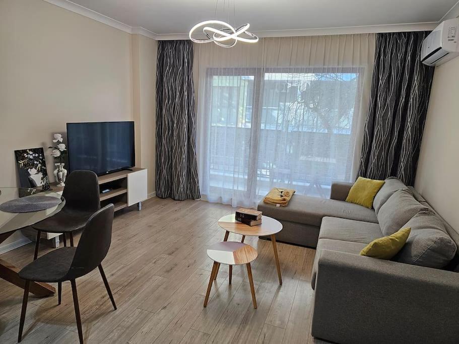 Serenity In The Heart Of Varna With Parking Esterno foto